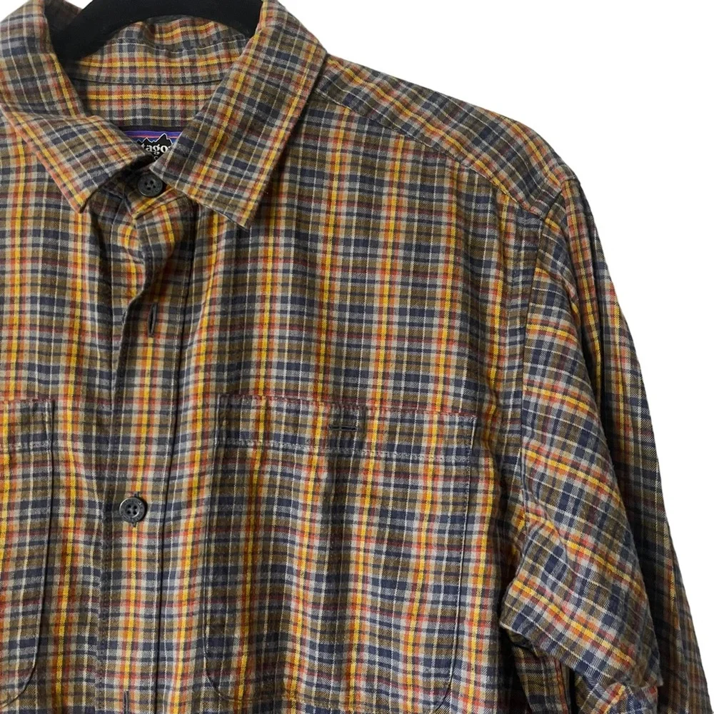 37.‎ Patagonia Plaid Men’s Shirt